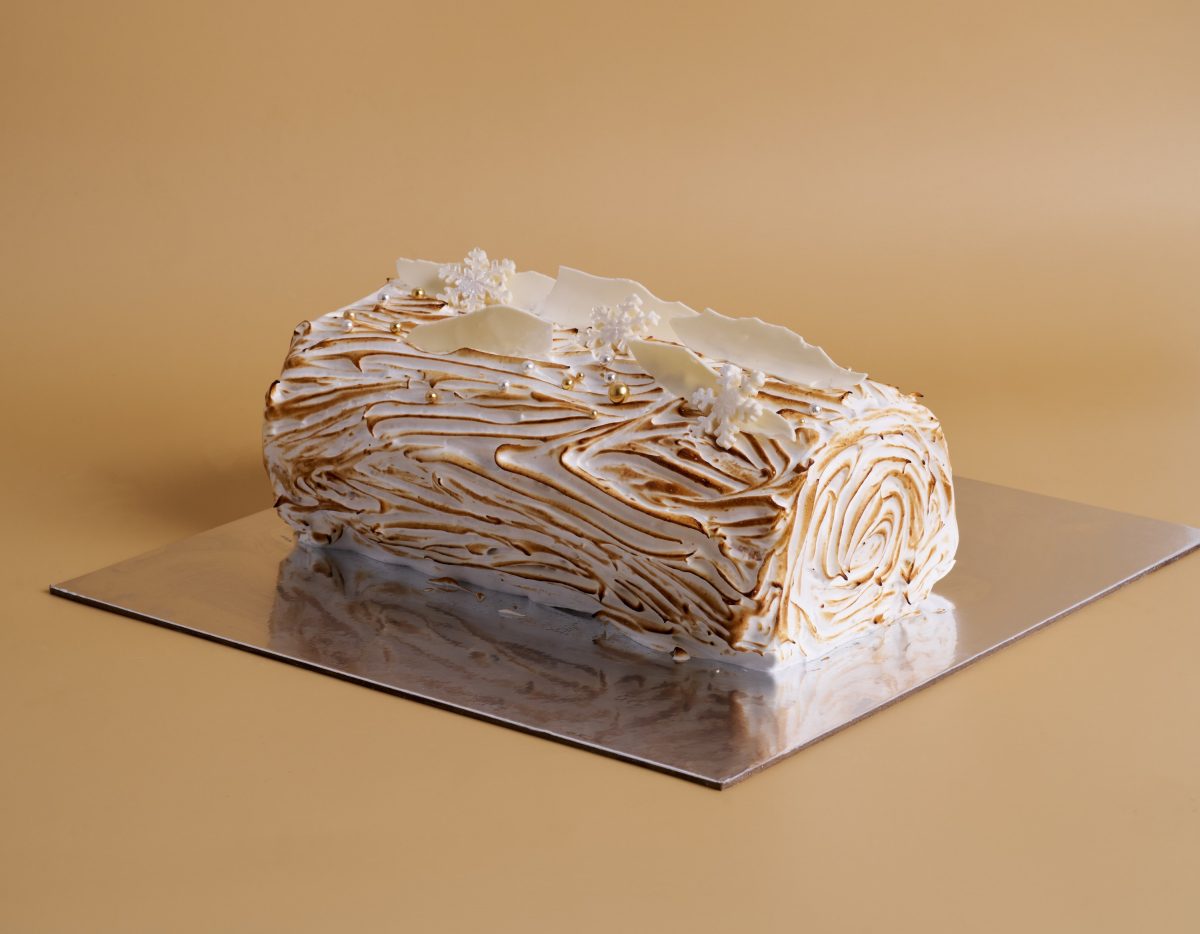 Embracing a Summer Christmas: Meet Our Meringue Roulade
